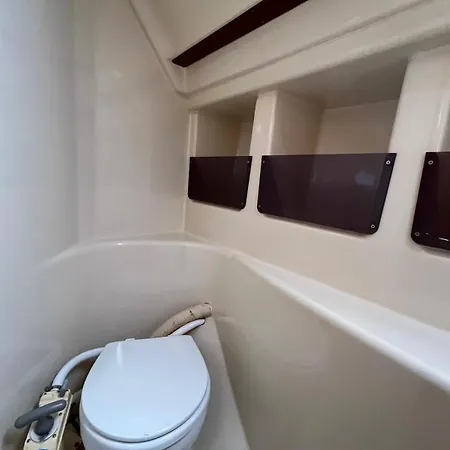 船屋 Biao Boat 孔迪镇