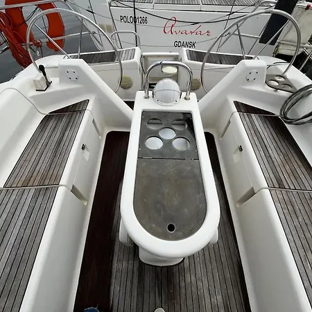 Biao Boat Hotel na wodzie *